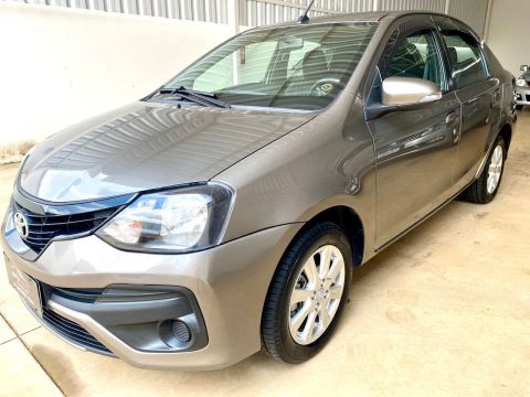 Toyota Etios 1.5 x Plus 2020 Sedan automático 