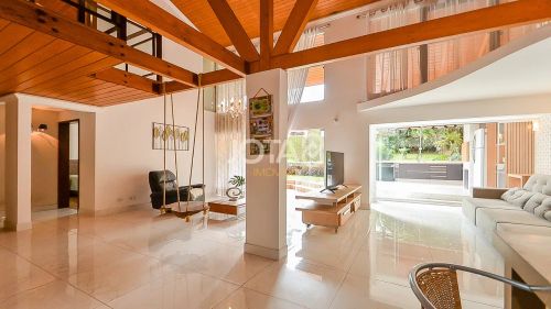 CASA NO BIGORRILHO, COMERCIAL OU RESIDENCIAL! Casa comercial ou residencial no Bigorrilho!