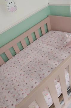 Berço Infantil Rosa -Semi Novo!