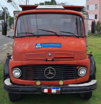 Mercedes Benz 1113 caçamba 