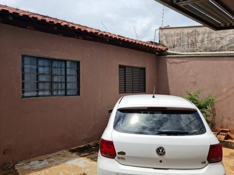 Vendo casa no Aero rancho 