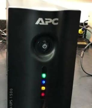 Nobreak APC Back-UPS 1500 + Extensão + 2 Baterias (total 4 bateria moura 12V 9ah)
