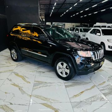 Jeep Grand Cherokee Laredo 2011 3.6 V6 