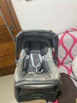 Bebê conforto de 250,00 por 200,00