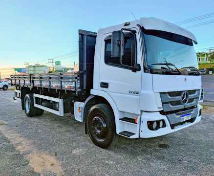 Mercedes benz atego 1726 2012 completo 