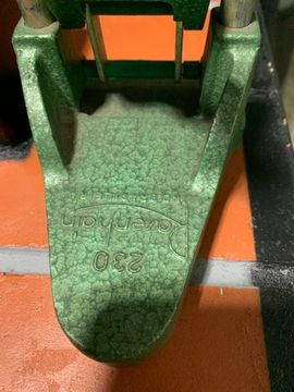 Furador de papel antigo em ótimo estado
