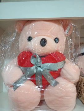 Urso de Pelúcia com Coração Vermelho - Decoração para Quarto
