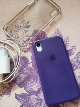 Vende-se iPhone XR semi novo 