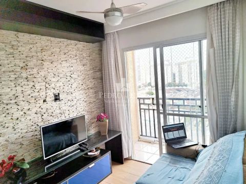 Apartamento com sacada na Mooca 50m² - 2 quartos e 1 vaga na Mooca. Condomínio East Side