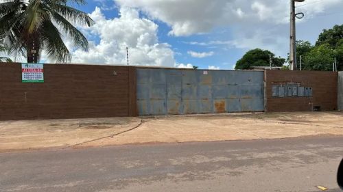 Aluga se Galpão fechado com 600m2 no Senador Hélio Campos