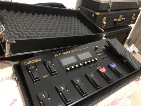 Pedal Boss GT-100 nova com case 