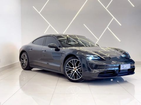 Porsche Taycan Elétrico