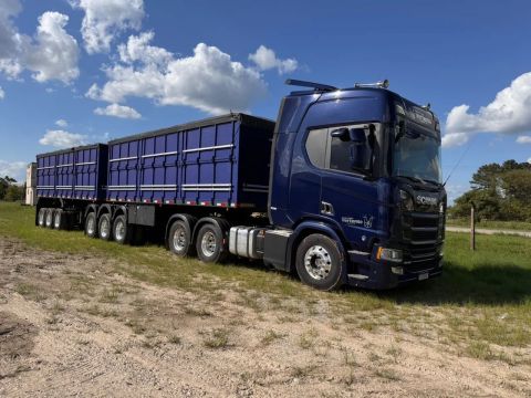 Caminhão Scania R540