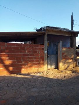 Vendo3 casas em vila Valério no valor de 170.000