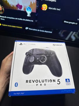 Nacon Revolution 5 pro 