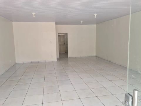 Aluga-se Ponto Comercial 
