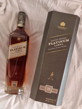 PLATINUM LABEL 18 - Lacrado