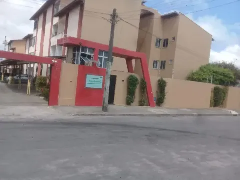 Apartamento com três quartos sendo um suíte - Cidade dos Funcionários - 60m²