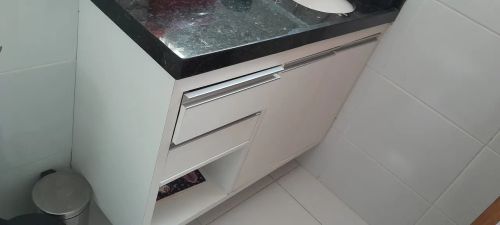 Armário de Banheiro Branco - Novo