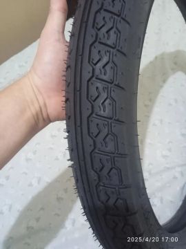 Pneu de Moto 2.75-18 com câmara 