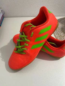 Chuteiras Adidas Futsal laranja 