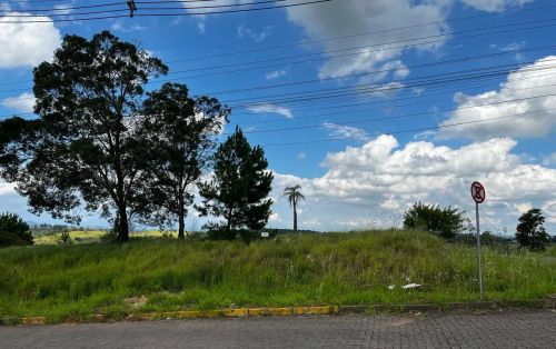 Terreno de esquina à venda no bairro Jardim do Sol em Campo Bom (RS)