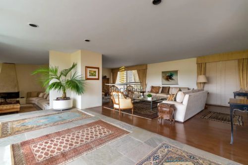 Fabulosa casa venda e locação Pacaembu - 4 suítes + 8 vagas + piscina