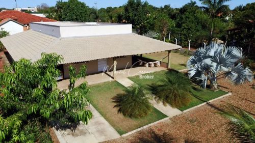 Lindo rancho à venda com 3 quartos, sendo 1 suíte, área Gourmet e piscina