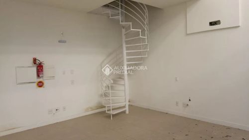 Loja comercial na Trindade.