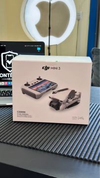 Drone fly more controle com tela 3 bateria 