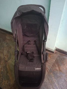 Carrinho de Bebê Cosco Dobrável