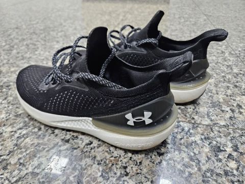 Tênis Under Armour Preto - R$280,00