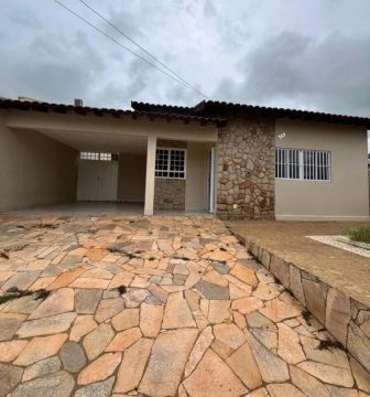 VENDE-SE CASA NO CIC
