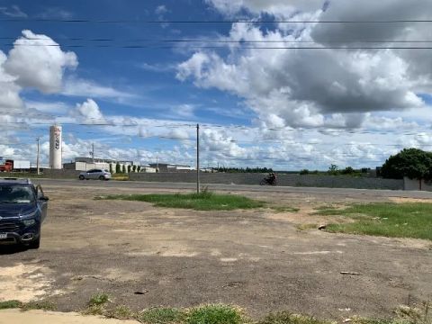 Alugo área com 20.000m² em Vitória da Conquista 