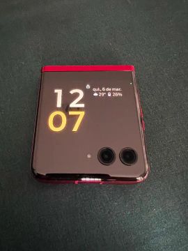 Celular dobrável em ótimo estado Moto Razr 40 ultra, Na garatia R$3.100
