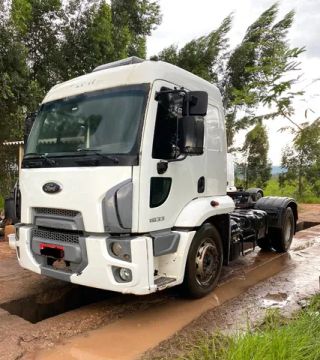 Ford Cargo 1933 TL - Ano 2013