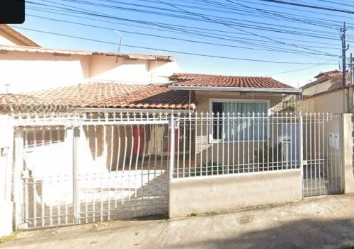 Compre e financie , Casa ideal para clinicas, veterinarias ou dentistas etc. valor 750 mil