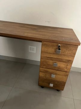 Escrivanhia com gaveteiro 