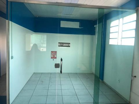 Salas comerciais na Avenida Autaiz Mirim no São José Operário - Manaus - Amazonas.