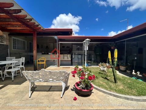 Quadra 13 (Sobradinho) - Reformada, vdo/troco por casa no Alto da Boa Vista