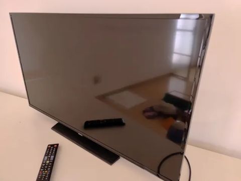 TV Samsung 42" LCD Mod UN40H5103 SMART excelente estado