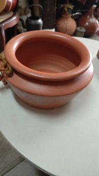 Pote de barro artesanal