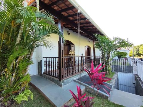 Bom Clima - Casa 5/4 (2 Suíte) - Excelente Acabamento e Localização - Espaço Gourmet - 4 V