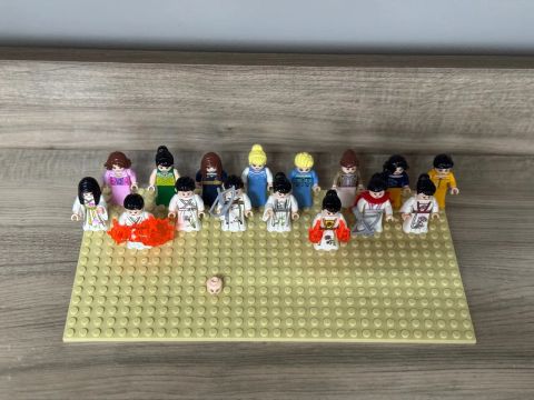 Lego Minifigures Princesas - 16 Peças