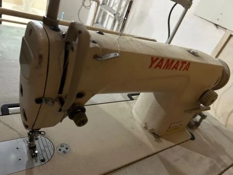 Vendo máquina de costura reta