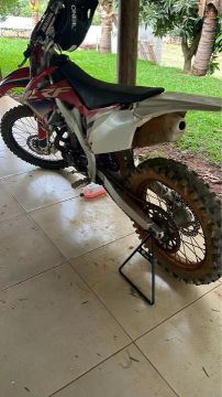 Moto HONDA CRF 450 muito nova