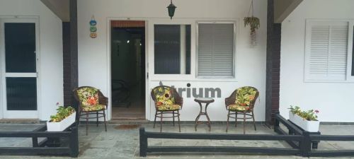 Apartamento com excelente localização à venda por R$ 290.000 - Peró - Cabo Frio/RJ