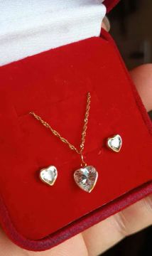 Conjunto de Colar e Brincos de Coração com Pedra