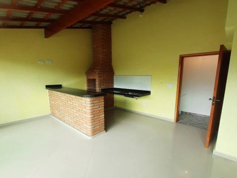 Sobrado em Condomínio com cobertura gourmet, 2 suítes, churrasqueira e 1 vaga de garagem