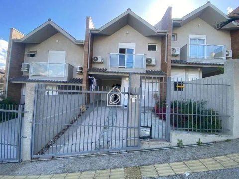 Sobrado com 3 dormitórios à venda, 106 m² por R$ 425.000,00 - Montanha - Lajeado/RS